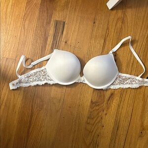 White Lace-Trim Push-Up Bra - Women's Intimates